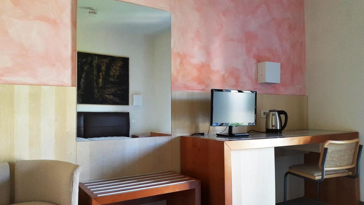 Arte Hotel Perugia Bagian luar foto